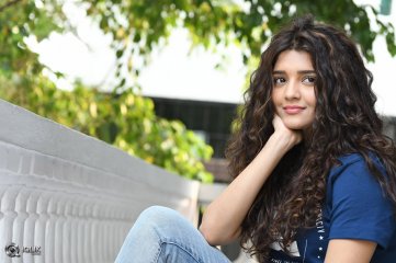 Ritika Singh Latest Photo Gallery